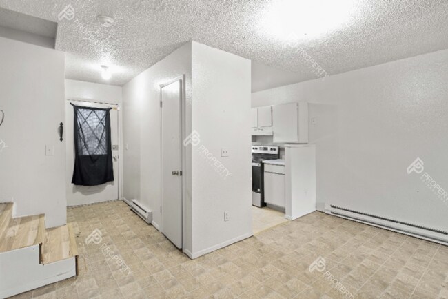 Foto del edificio - 326 W 25th St