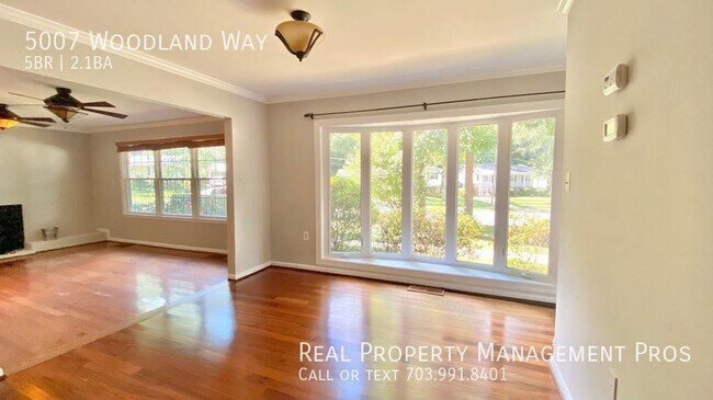 Foto del edificio - Spacious, Beautiful Annandale Home!