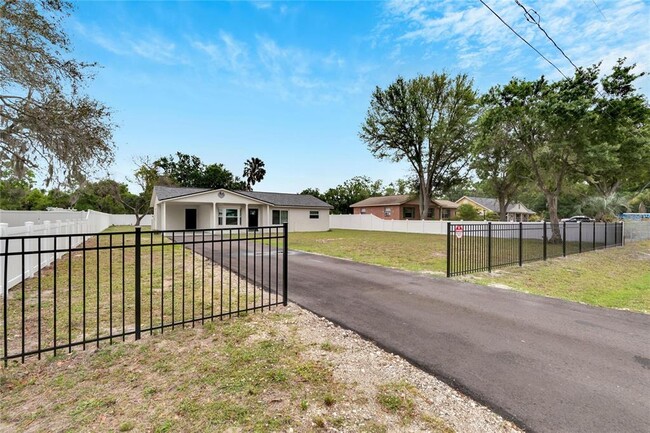 Building Photo - 9924 Prevatt St