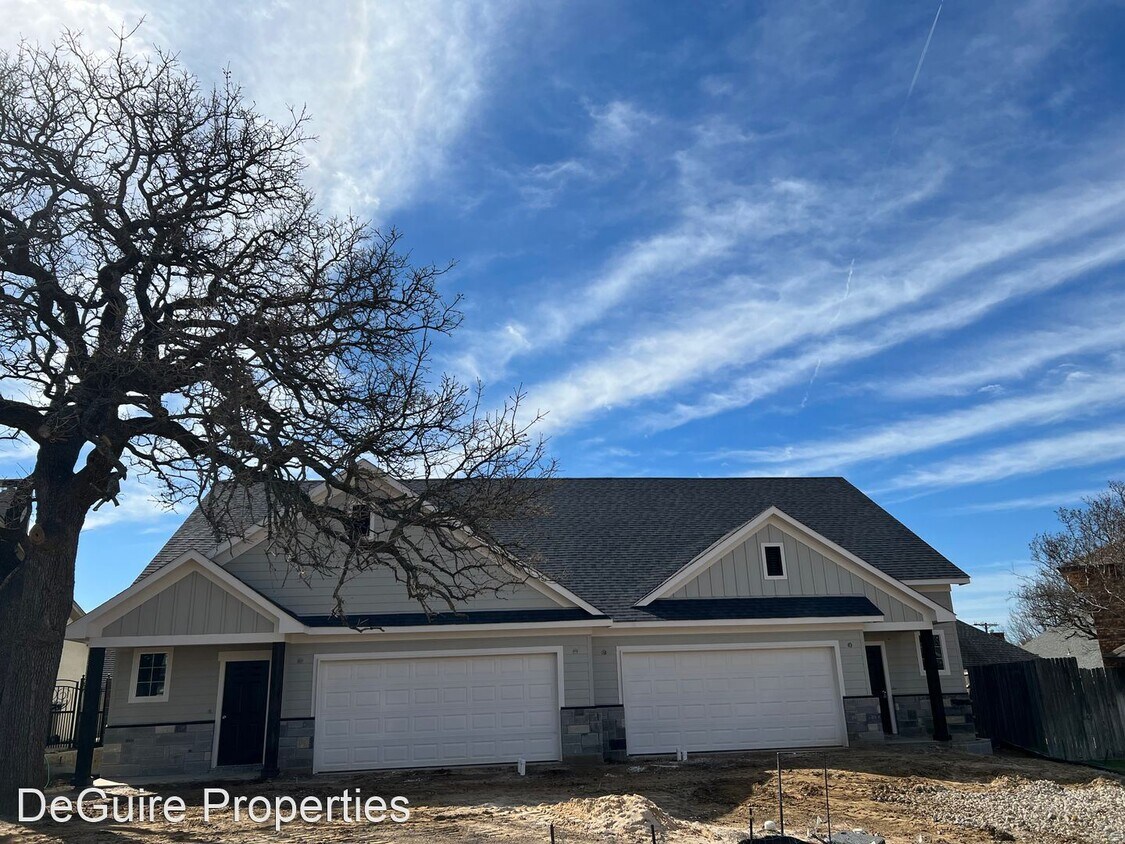 Primary Photo - 3 br, 2.5 bath House - 216 Wayside Ct.