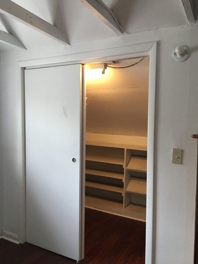 Closet - 4161 249th St