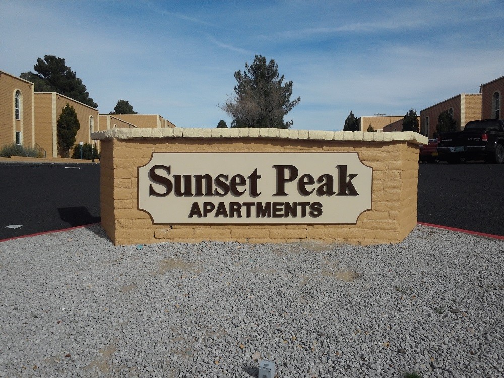 Foto principal - Sunset Peak Apartments