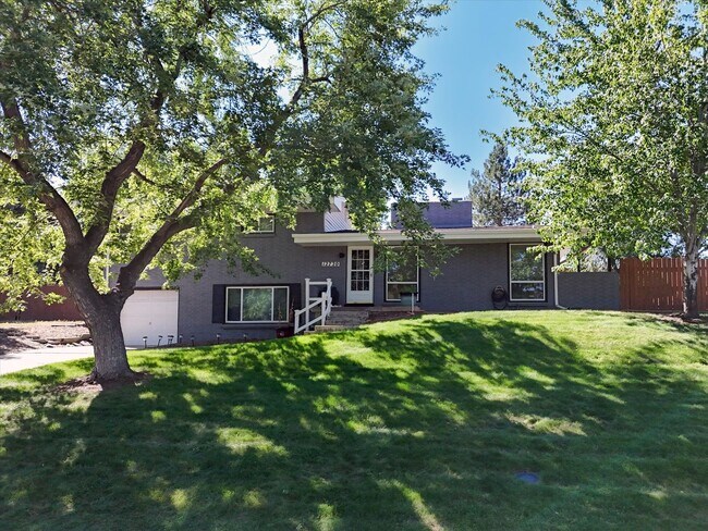 Foto del edificio - Wonderful opportunity to Live in Applewood...