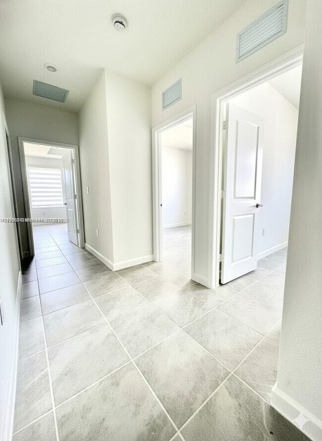 Foto del edificio - 2990 SE 23rd Ave