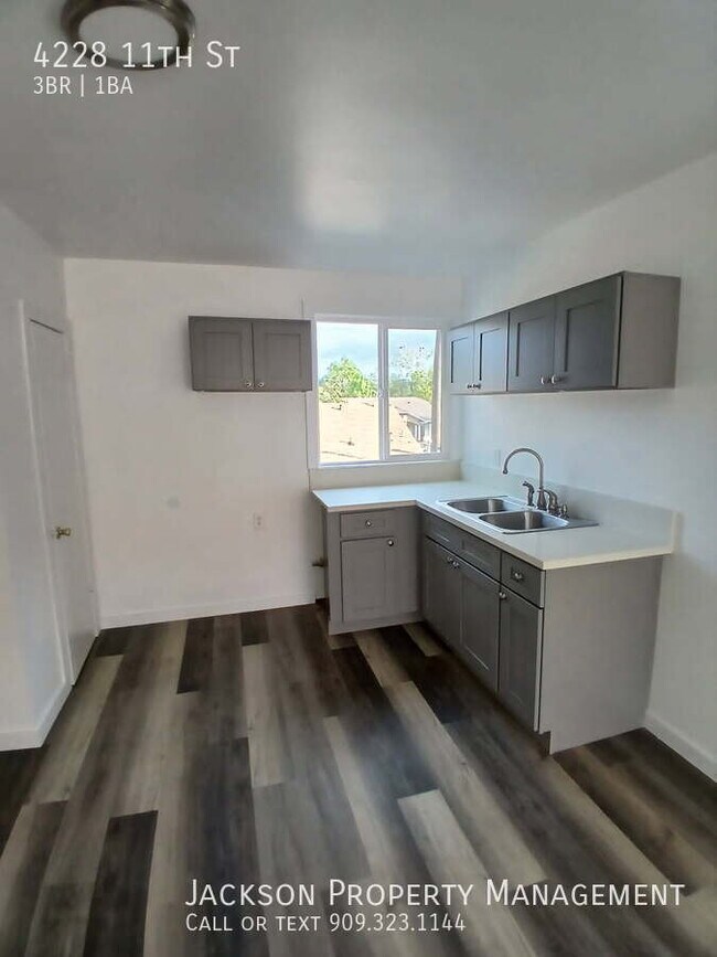 Foto del edificio - 4228 11th St