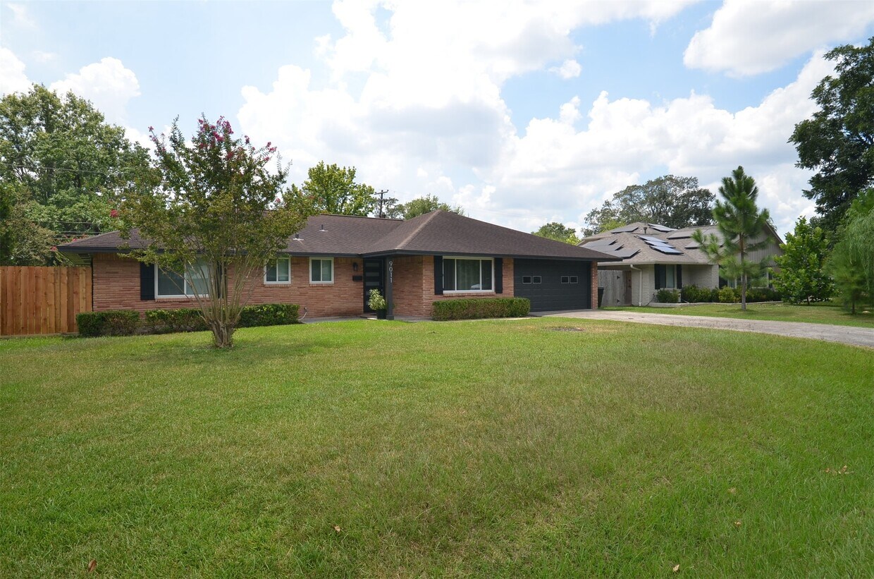 Foto principal - 9011 Theysen Dr
