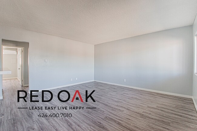 Building Photo - 927 Daisy Ave