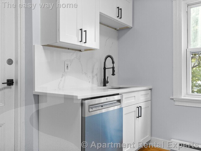 Building Photo - 39 Hancock St