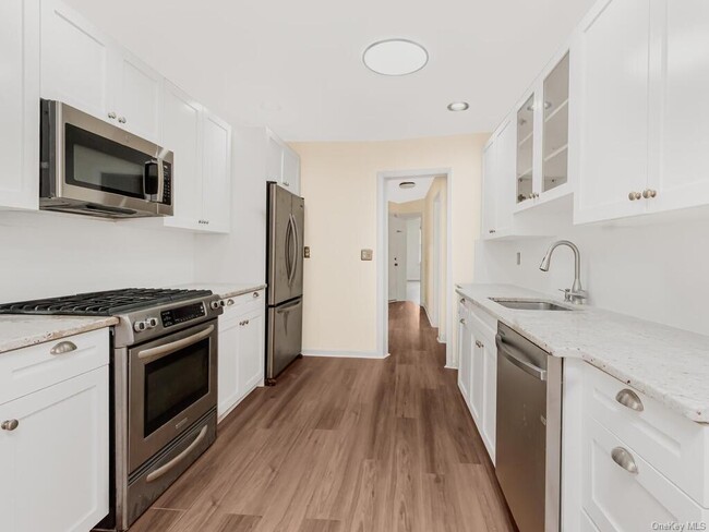 Building Photo - 2864 Lamport Pl