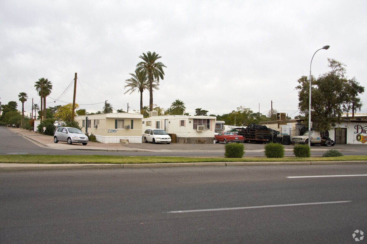 Foto principal - 5024 S Central Ave