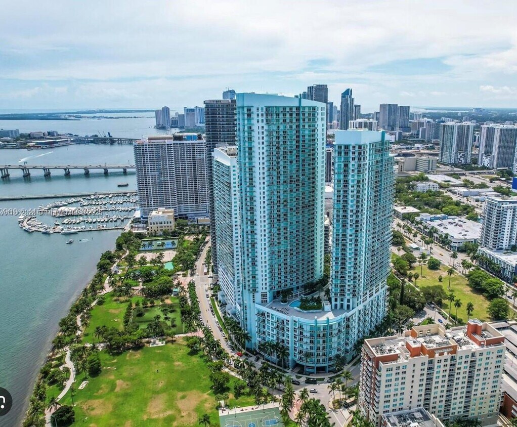 Foto principal - 1900 N Bayshore Dr