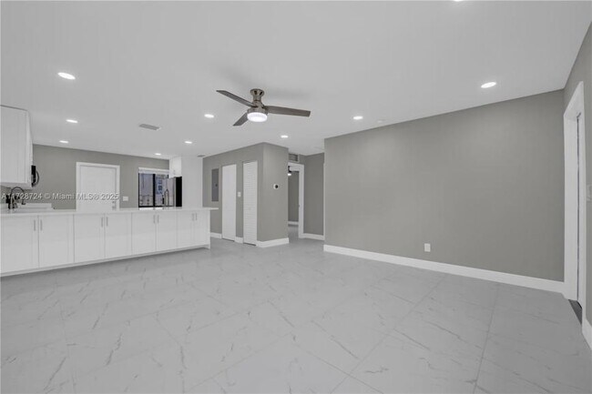 Foto del edificio - 2 bedroom in Hallandale FL 33009