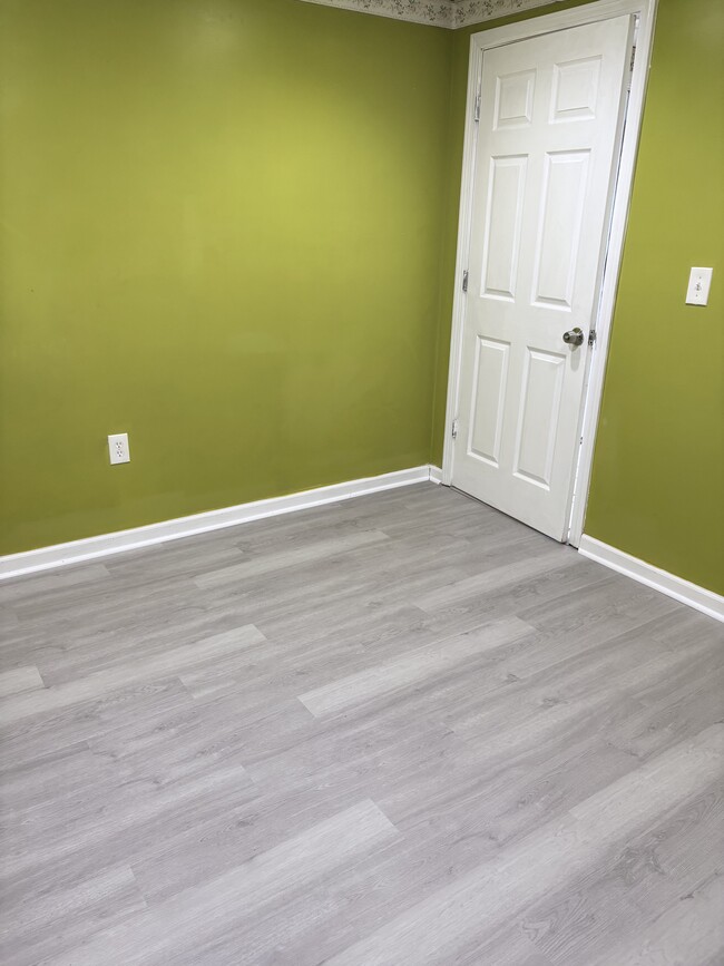 Building Photo - 50 Grand St