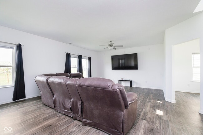 Foto del edificio - 5844 Cherrywood Ln