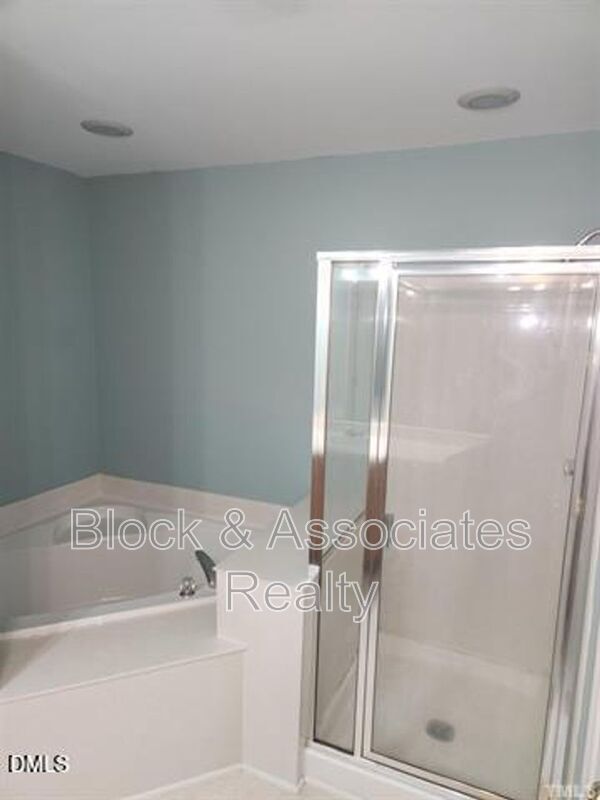 Building Photo - 2630 Vega Ct