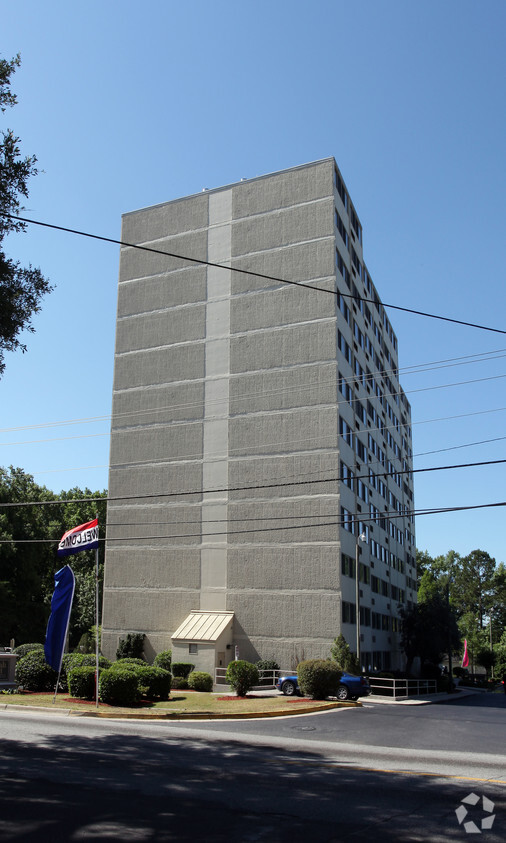 Building Photo - Savannah Summit