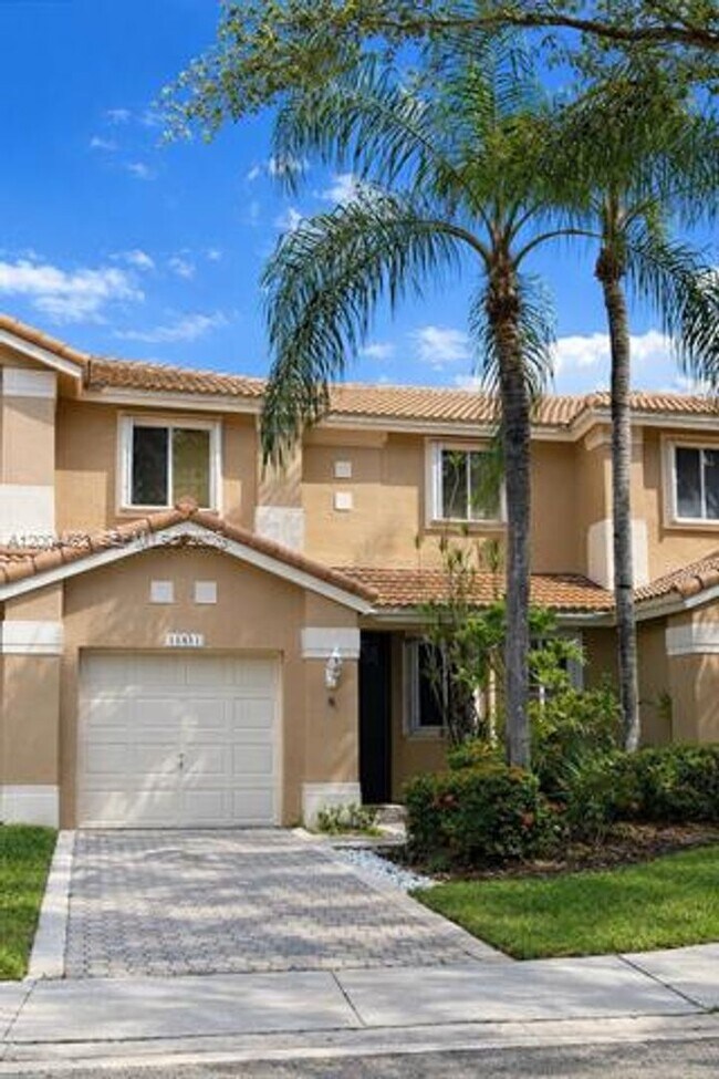 Foto del edificio - 15851 SW 10th St