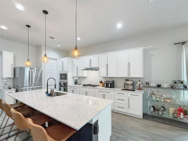 Building Photo - 11216 Charger Wy