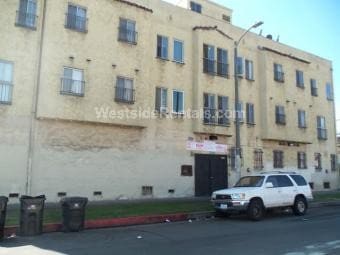 Primary Photo - 1004 W 65th St