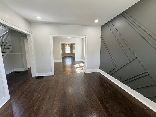 Building Photo - 11415 S Prairie Ave