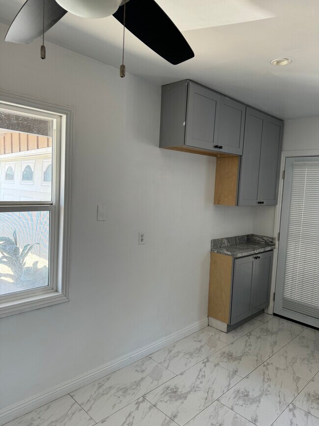 Kitchen - 15216 S Tarrant Ave