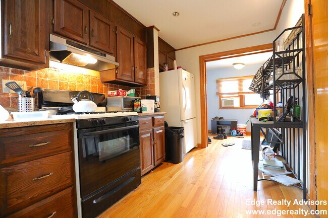 Building Photo - 86 Beechcroft St