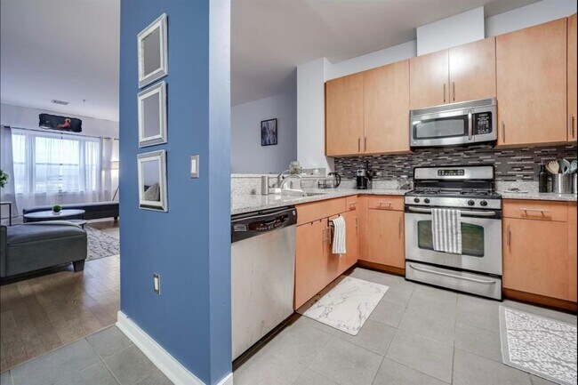 Building Photo - 172 Culver Ave