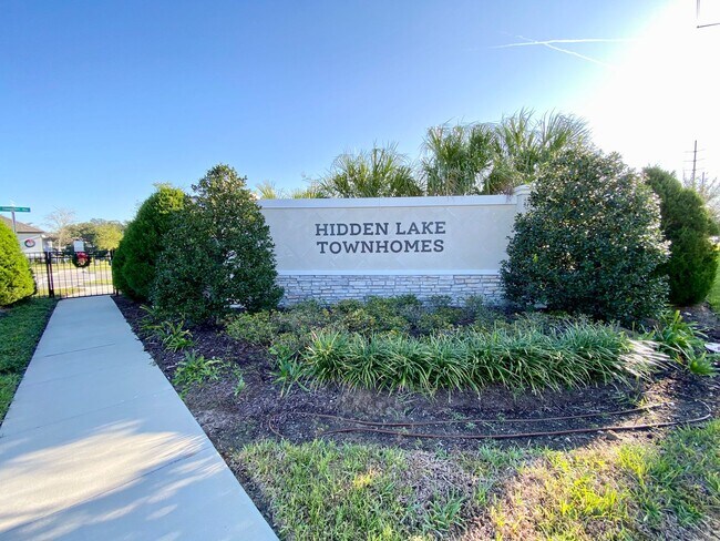 Foto del edificio - Brand New Townhome for Rent in Gated Commu...