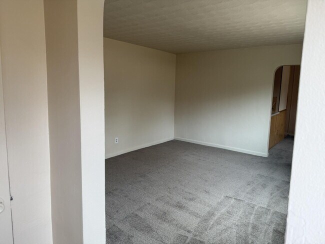 Building Photo - Charming 3 bed/2 bath house in the Heart o...