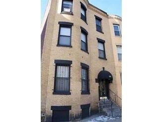 Primary Photo - 235 Washington St
