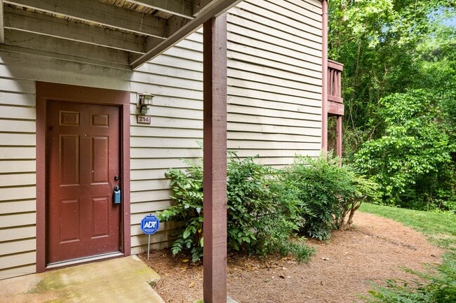 Photo - Terrace level condo in great Johns Creek location!