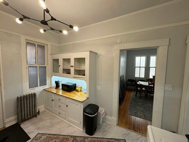 Foto del edificio - 109 1/2 East 6th Street