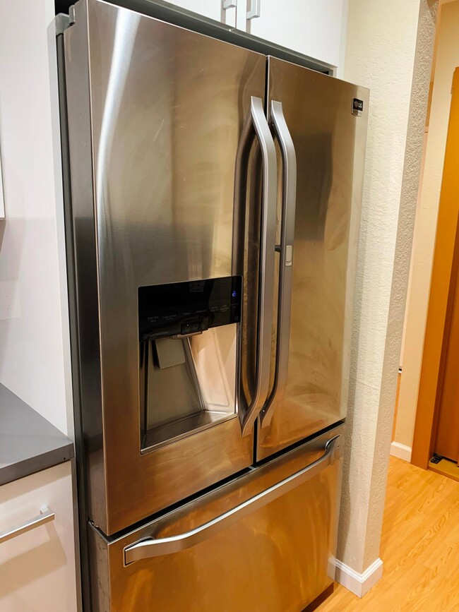 Foto del edificio - 1171 Compass Ln