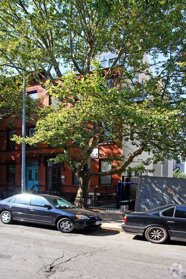 Foto del edificio - 188 15th St