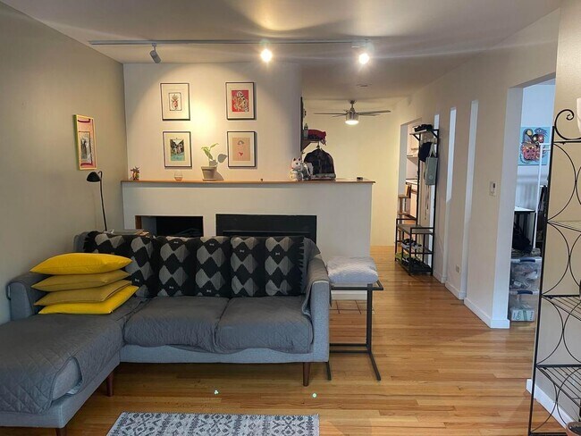 Foto del edificio - 900 W Ainslie St