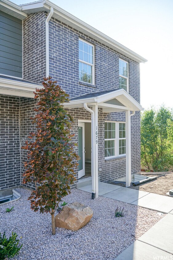 Building Photo - 1679 E 1425 S