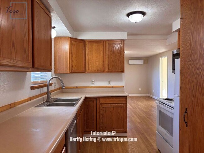 Building Photo - 580 N 51st St