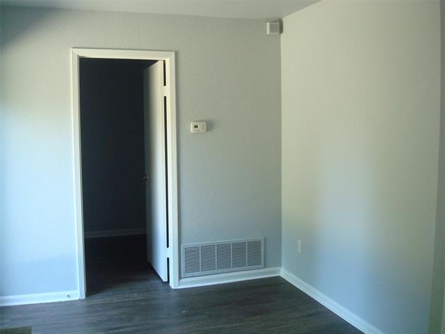 Building Photo - 620 Valley Spring Dr