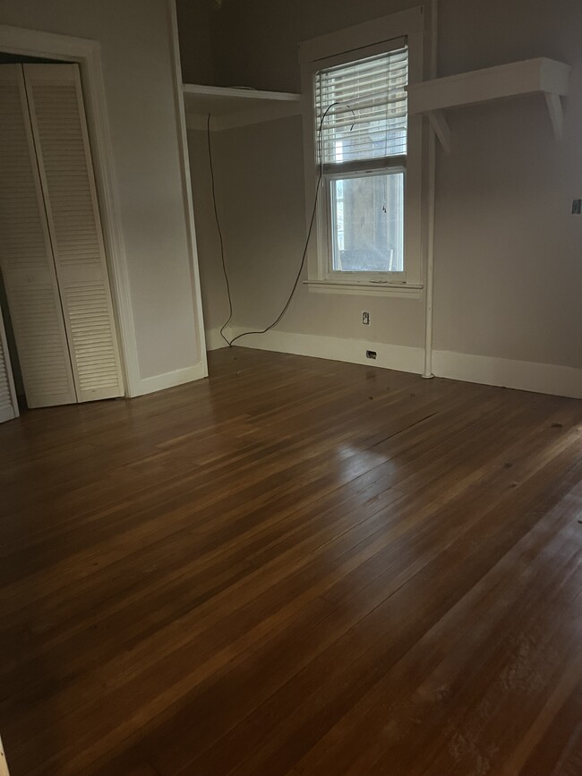 Dormitorio 1 - 220 Front St
