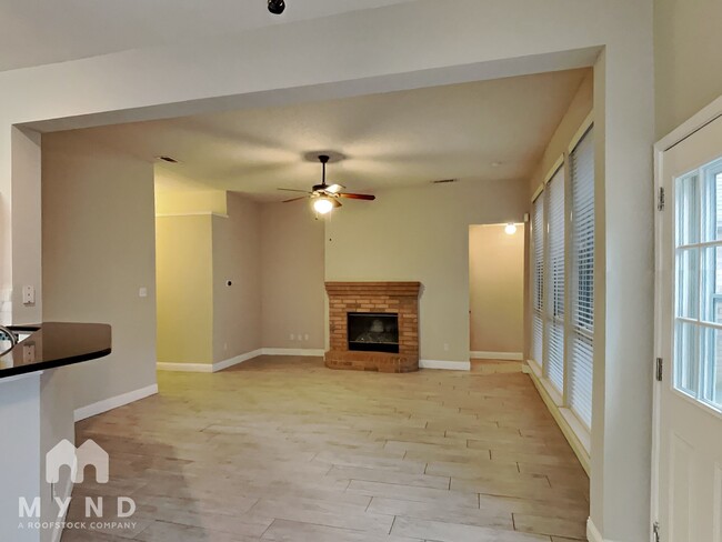 Foto del edificio - 7311 Vista Ridge Ln