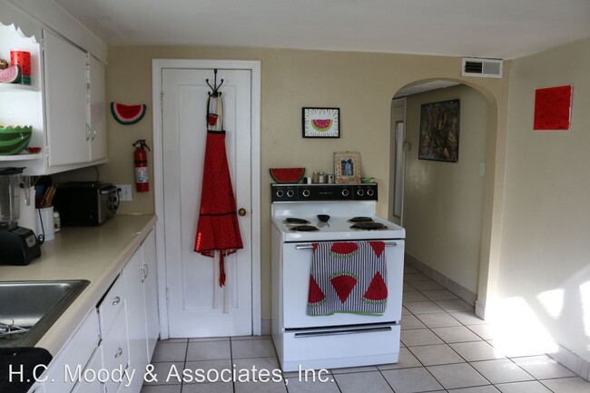 Building Photo - 1 br, 1 bath House - 273 N. 300 W.