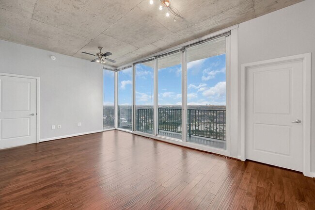 Foto del edificio - 5925 Almeda Rd