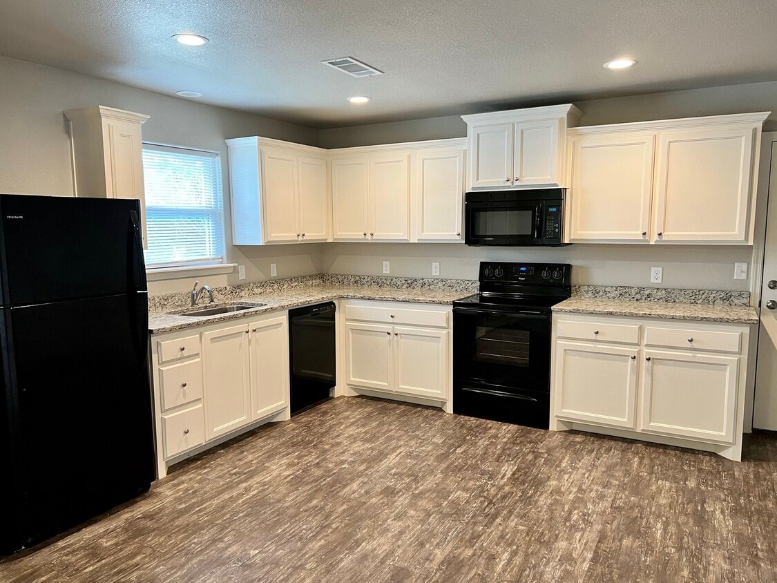 Kitchen - 1210 2nd Ave