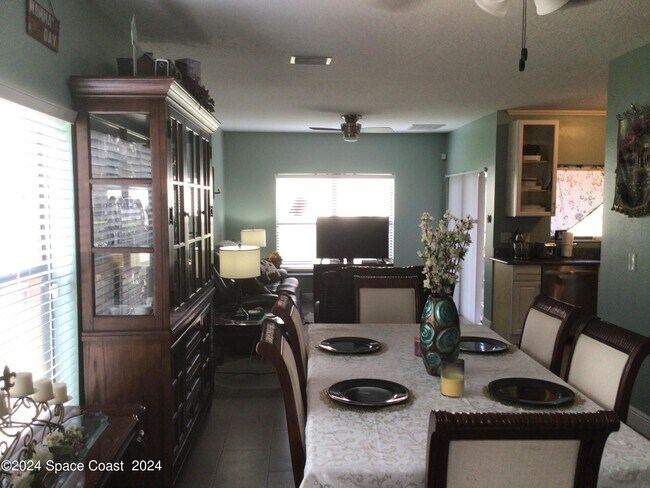 Building Photo - 1271 Marquise Ct