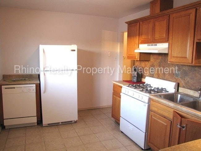 Building Photo - 1518 Altez St NE