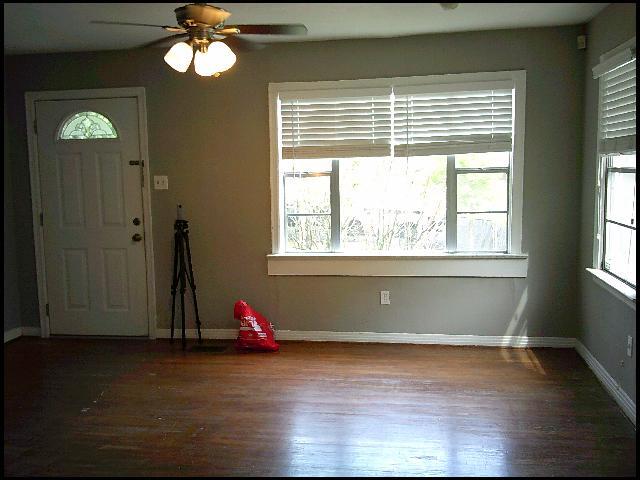 Foto del edificio - 5919 Woodlawn Dr