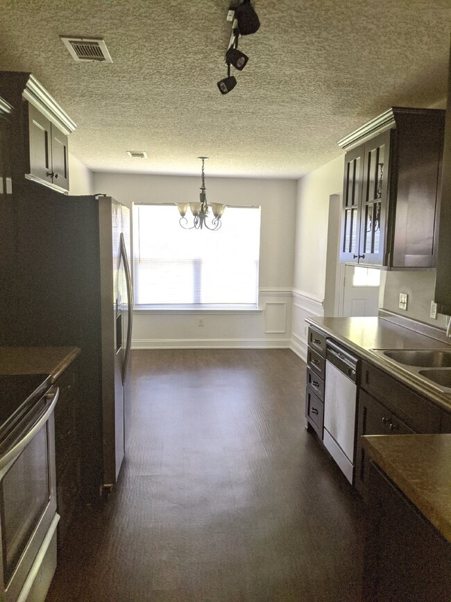 Foto del edificio - Home For Rent