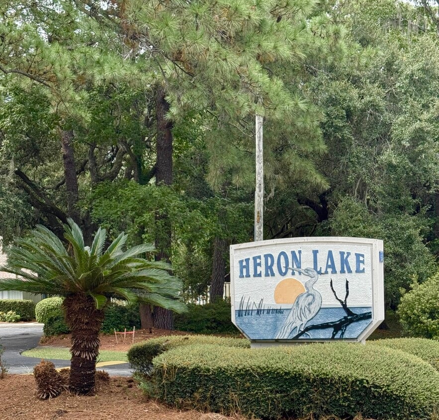 Building Photo - 100 Mathews Dr