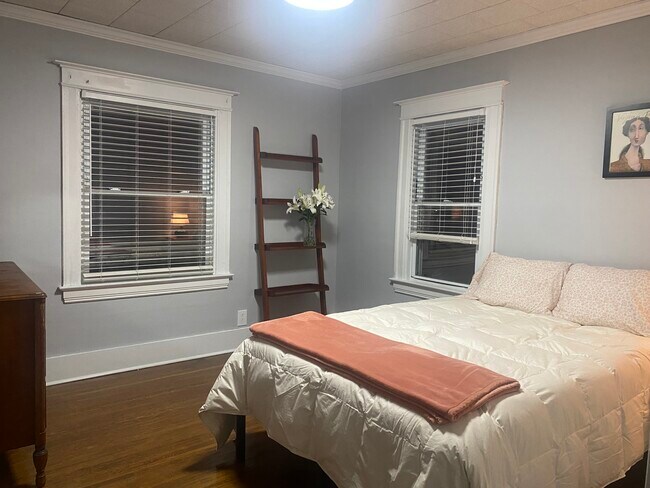 Foto del edificio - 919 Goodman St S