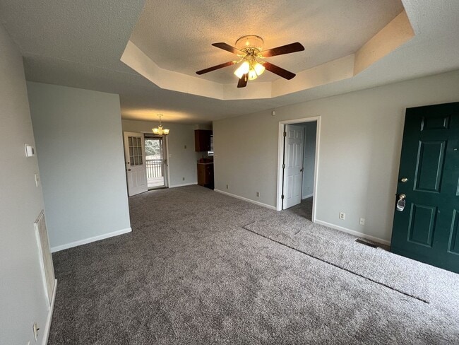 Building Photo - 185 Monarch Ln